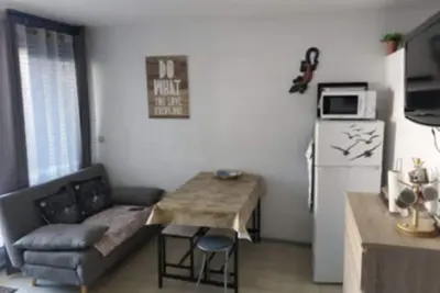 Image de Appartement à 100m de la plage avec parking!