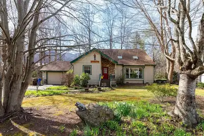 Image de Copper Lady Cottage - Creekside 3 Br, 2ba, Hot Tub, Firepit