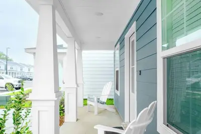Newly built 3 bed/1. 5 bath a block off the beach in Biloxi!