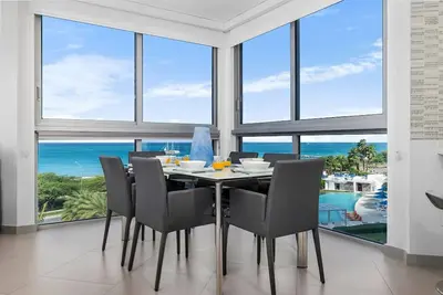 Image de Complete Eagle Beach View Condo