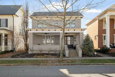 Image de Ky Derby Delight! 4-bdrm in walking distance to bars, boutiques and restaurants!