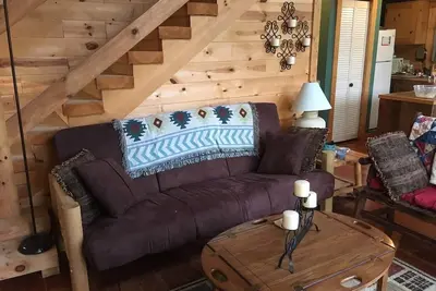 Image de Charming 2-bedroom cabin with Ac, WiFi on private lake in Dunlap, Tennessee