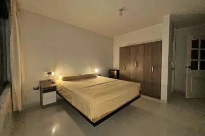 Image de Complete Duplex With 2 Bedrooms And 3 Bathrooms