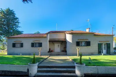 Image de Modern 4-Bedroom Retreat in Chaves