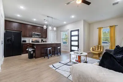 Image de Charming 3-bedroom retreat just minutes from Downtown Houston with Ac, WiFi,