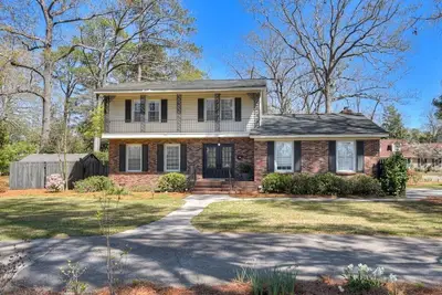 Image de Trackside Retreat  4 Bedroom Home--Walk To Bruces Field And Aiken Training Track