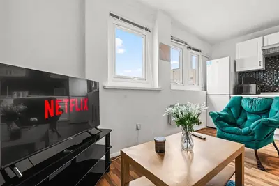 Image de Stylish 3-Bed in Birmingham Centre with Parking!