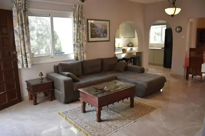 Image de Cosy 2 bedroom Villa In Sea Caves, Less than 5 Minutes Walk to the Sea
