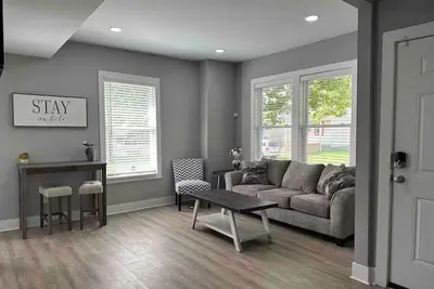 Image de Downtown, 3 Br, 2 ba, garage, fenced backyard