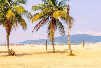 Image de Confortável Apartamento com Wi-Fi, pé na areia