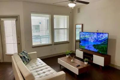 Image de Westchase Longterm Pool Gym King fully equipped