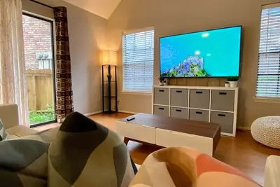 Image de MidCentury Modern Longterm Med Center Pool Wd