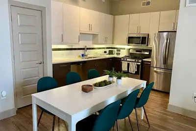 Image de Vargos Longterm Gym pool 2b2b King fully equipped