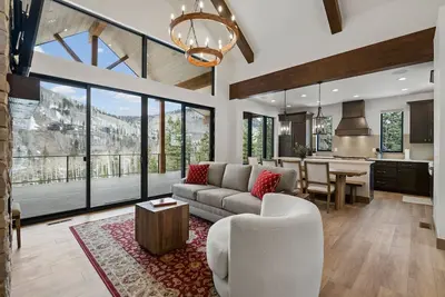 Image de Alpine Luxury | Engineer Mtn View | Pool & Hot Tub