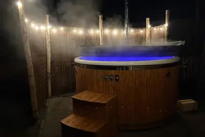 Image de Luxury chalet with hot tub in wooded area of the Sallandse Heuvelrug