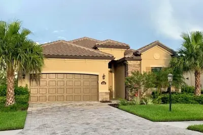 Image de Gorgeous 4-bdrm 3 bath home in beautiful  golf, tennis and pickleball community!