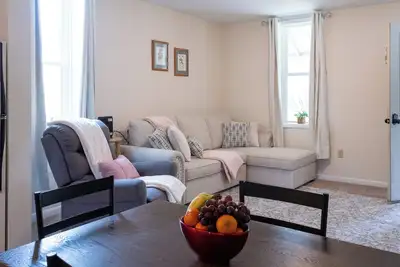 Image de Little Red House on Hill Street 1bd, 1bth sleeps 4