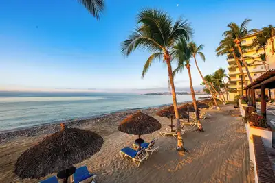 Image de Beachfront Paradise 2