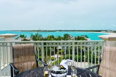 Image de Relaxing Ocean View, 2br, Access to Pristine Beach & Outdoor Pool