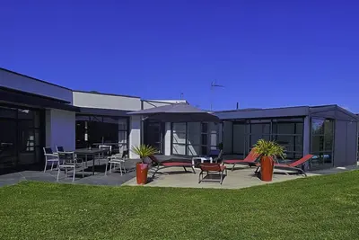 Image de Perle Maison contemporaine avec piscine privée Concarneau