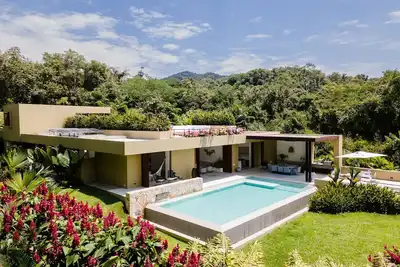 Image de w* | Mind-Blowing 4br Villa w/ Pool at Mesa de Yeguas