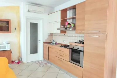 Image de Sea view house with large terrace, downtown 2 minutes from the beach