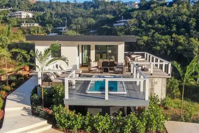 Image de Walk to the Beach - Pool - Pickleball Court!
