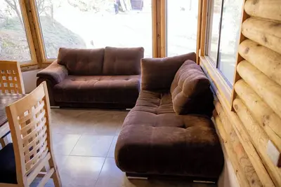 Image de Cabin on the edge of the mountain