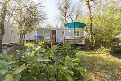 Image de Mobil-home \"Calvi\" : Vacances en Dordogne, Piscine Partagée & Mini-Ferme près de Sarlat