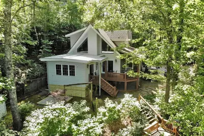 Image de Quiet & Cozy Mountain Home on Greens Creek in Sylva
