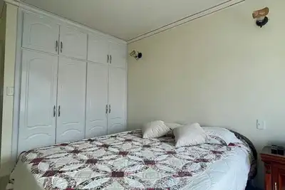 Image de Full Apartment at the Middle of the World, Latitude 0º 0’ 0\"\"