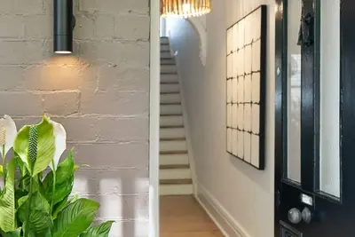 Image de Skyline on Forbes, a four bedroom two bathroom Victorian terrace across 3 floors