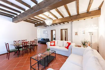 Image de Large Apartment in the Historic Center of Parma