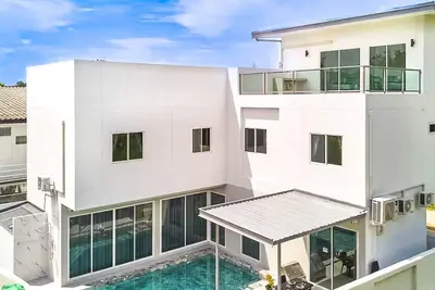 Image de 6br Pool Villa w/ Karaoke and Pool Table near Golf