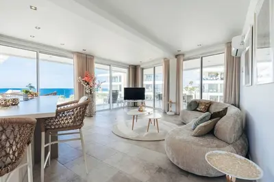 Image de Ocean View 3br Condo at One Mambo Beach 25 by Bocobay