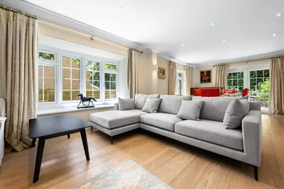 Image de Ascot Spacious 4 Bedroom Home with Driveway