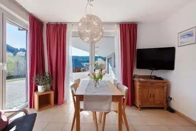 Appartement \"Bergahorn Typ B\" avec vue sur les montagnes, terrasse privée et Wi-Fi