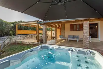 Image de Maison de vacanc à Pjescana Uvala près de la plage
