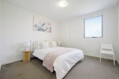 Image de Charming 1-bedroom apartment with Ac, WiFi in Warwick Farm at Liverpool