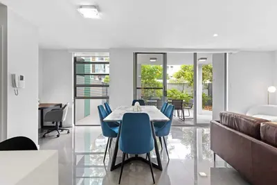 Image de Elegant Comfort in Our Two-Bedroom, Two-Bathroom Apartment