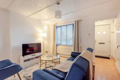 Image de Cosy 2-bedroom house with Parking