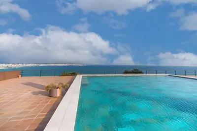 Image de Apartamento Exclusivo en Primera Línea de Mar Torre Valentina, Eden Mar