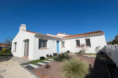 Image de Maison avec véranda, jardin clos, 2 chambres - Proche centre et océan