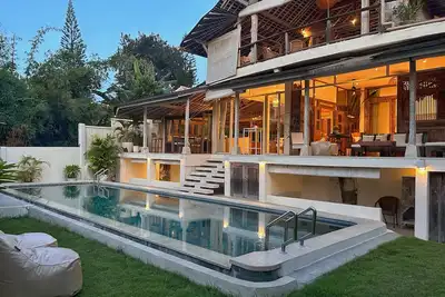 Image de The Station House - Spacious 6br Villa W/ Huge Garden in Batu Bolong Near Beach
