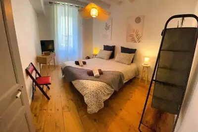 Image de Gîte le Calsou 4 étoiles Montagne Noire Chât Cathare Carcassonne jdin et rivière