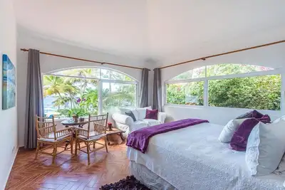 Image de Beachfront complex w/ sea views on a quiet sandy beach