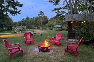 Image de Cozy private cabin with wifi. Close to Ski, Golf, Lakes and beach. Dog friendly