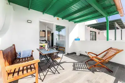 Image de Home2Book Sunlit & Stylish Apt in Playa Honda