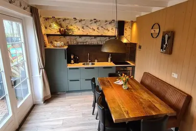 Image de “Perfect for large families: enjoy luxury, wellness, Finnish sauna, 2 bathrooms and 3 bedrooms. Sleep in a large box bed, enjoy fresh rolls every day and discover the area with numerous activities for the whole family.