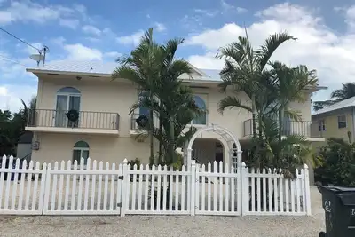 Image de Perfect Vacation home, heated/chilled pool, lots of dockage, private beach! !